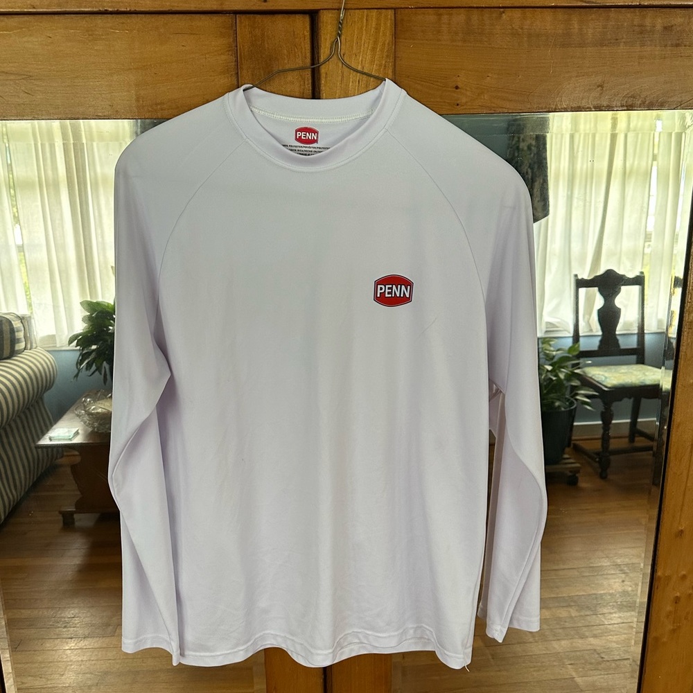 Men’s Penn fishing shirt. Long sleeve. Large.